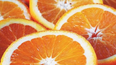Sliced oranges - fiber-packed fruit for weight management